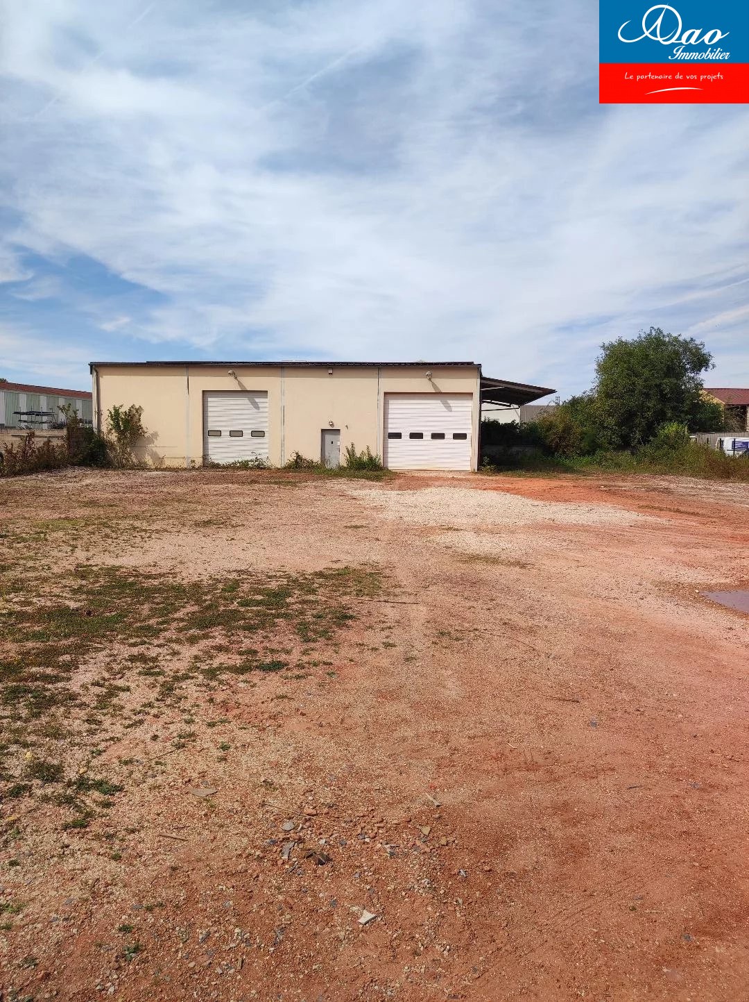 Location Bureau / Commerce à la Chapelle-Saint-Luc 0 pièce