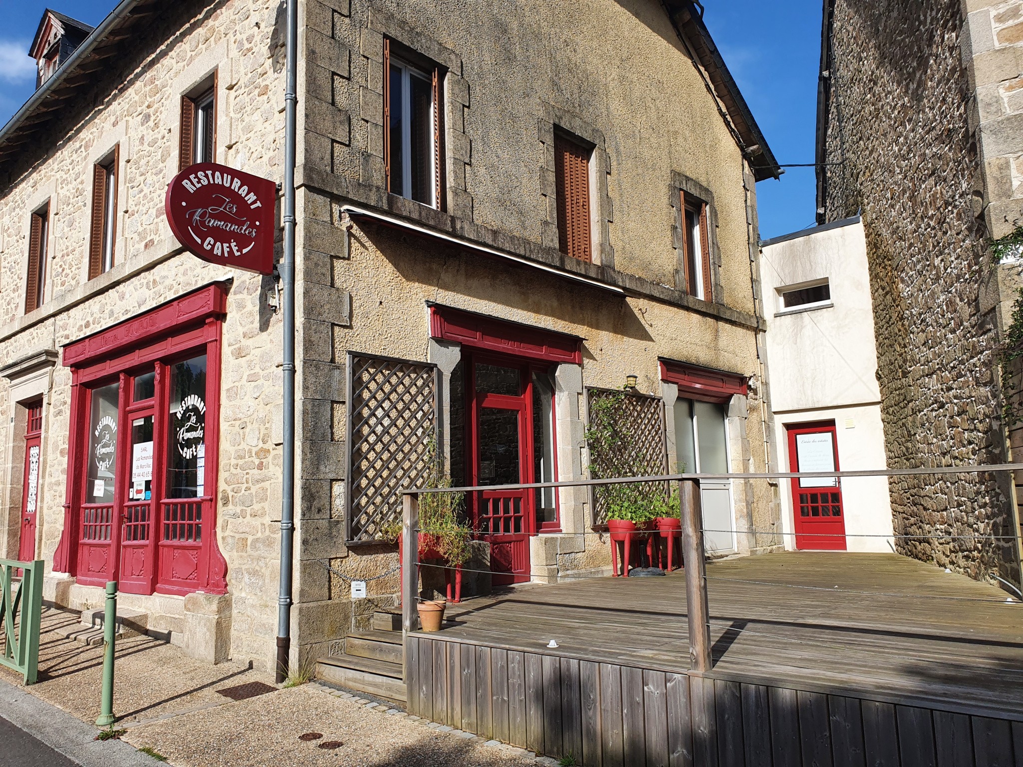 Vente Bureau / Commerce à Marcillac-la-Croisille 9 pièces