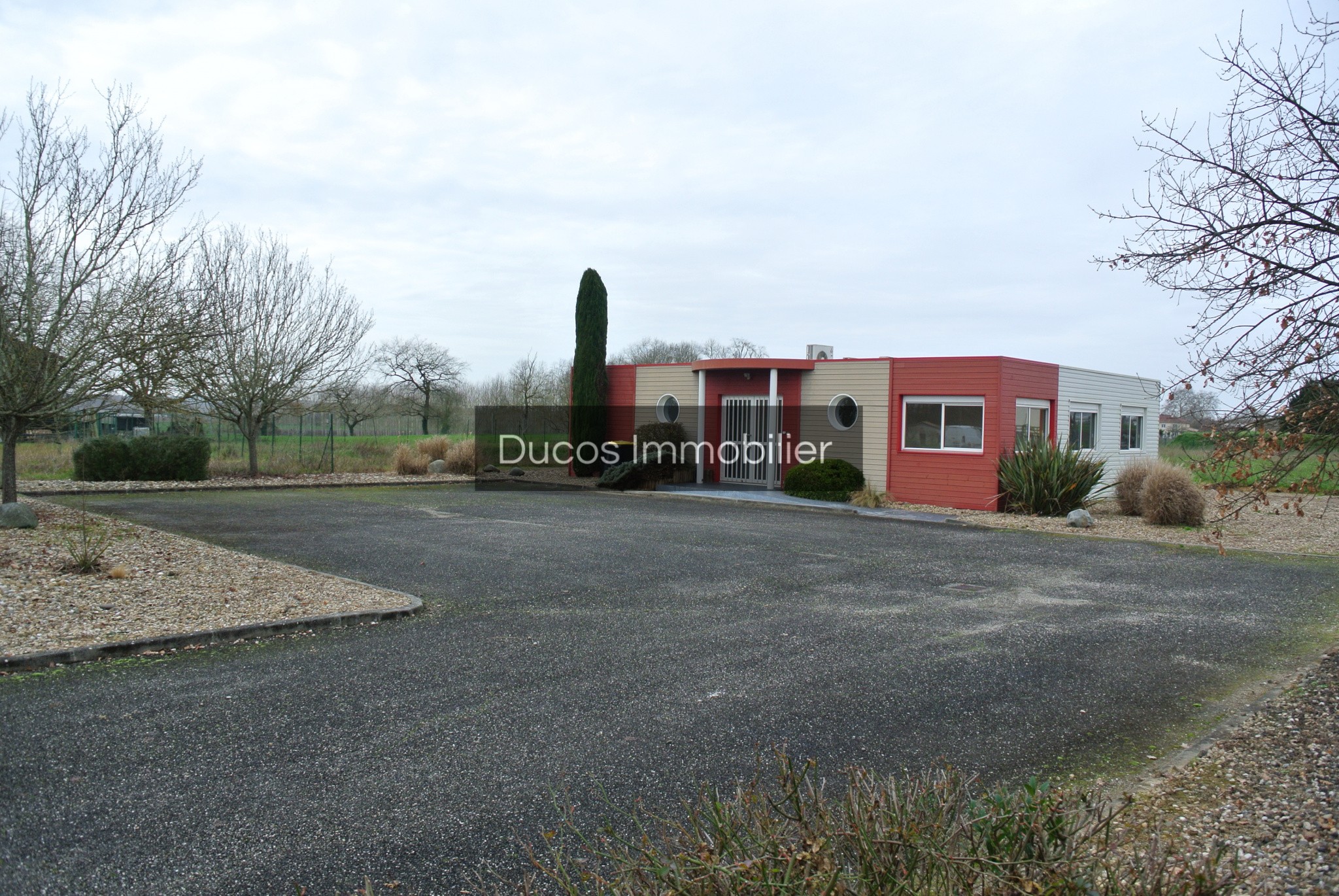 Location Bureau / Commerce à Marmande 0 pièce