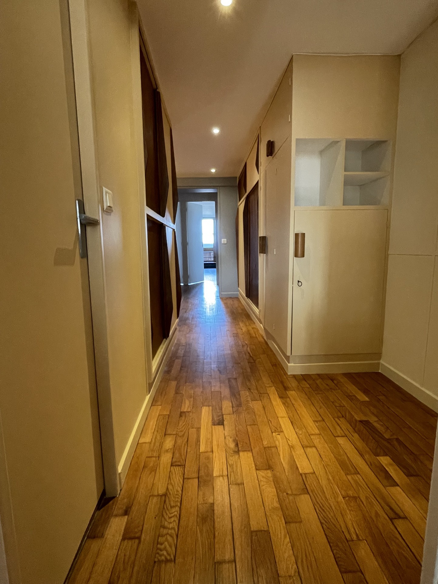 Location Appartement à Marseille 8e arrondissement 3 pièces