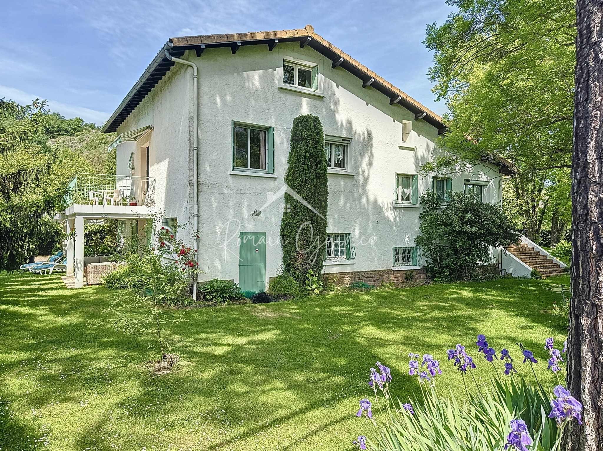 Vente Maison à Saint-Georges-de-Luzençon 11 pièces