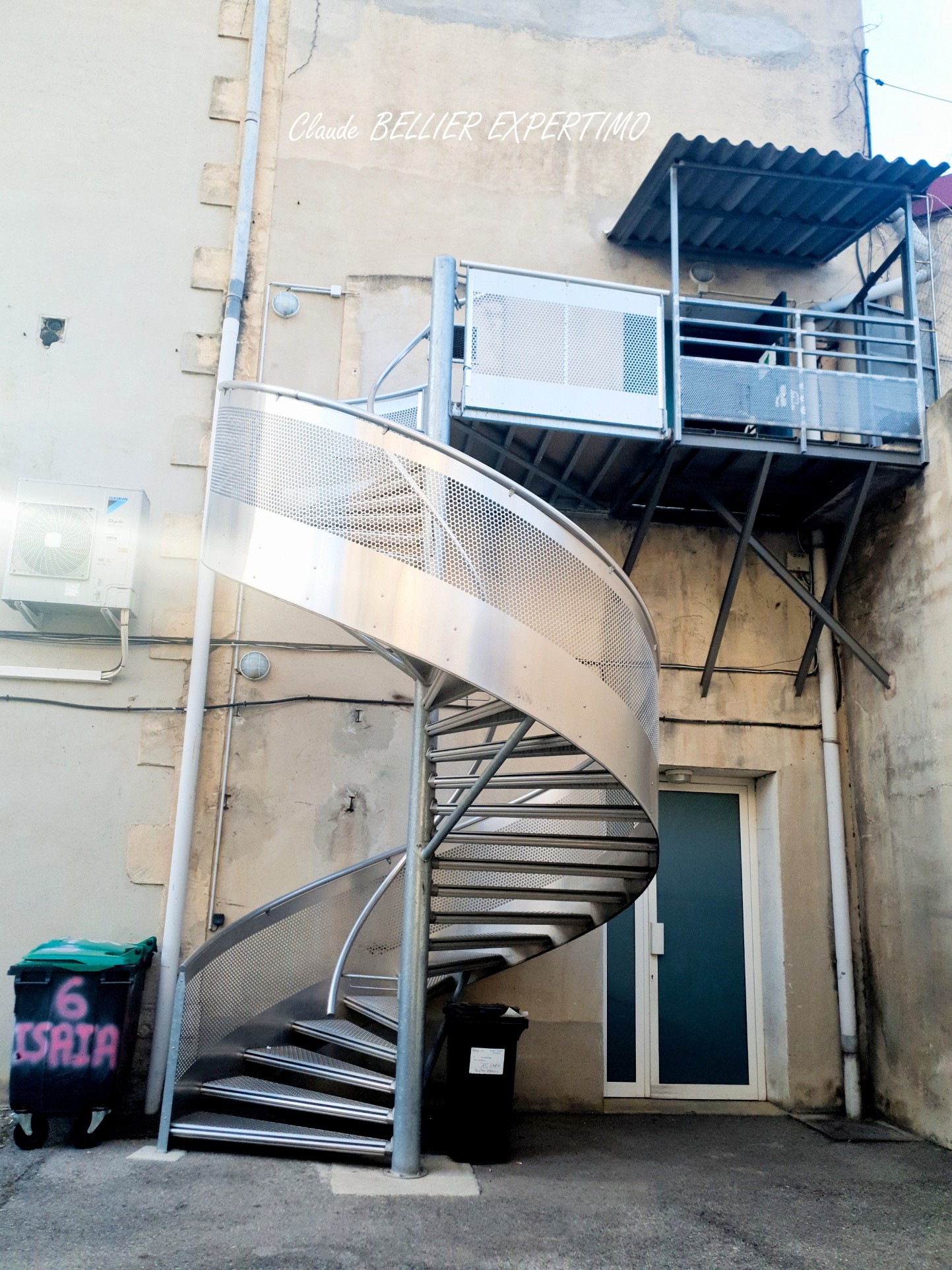 Location Bureau / Commerce à Marseille 13e arrondissement 10 pièces