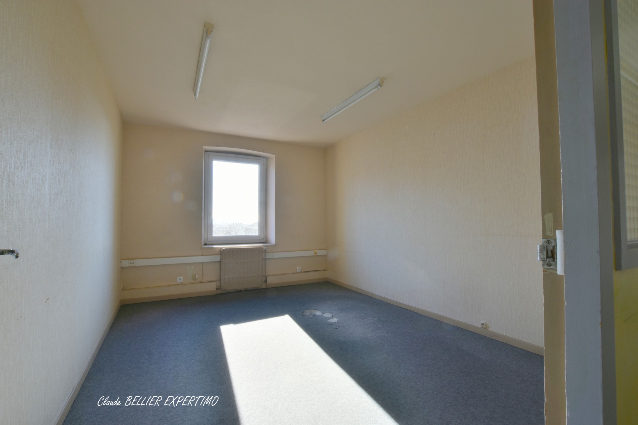 Location Bureau / Commerce à Marseille 13e arrondissement 10 pièces