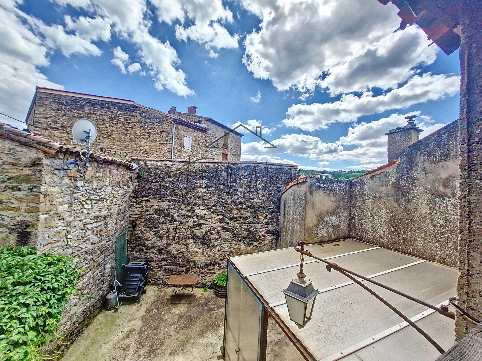 Vente Maison à Saint-Georges-de-Luzençon 5 pièces