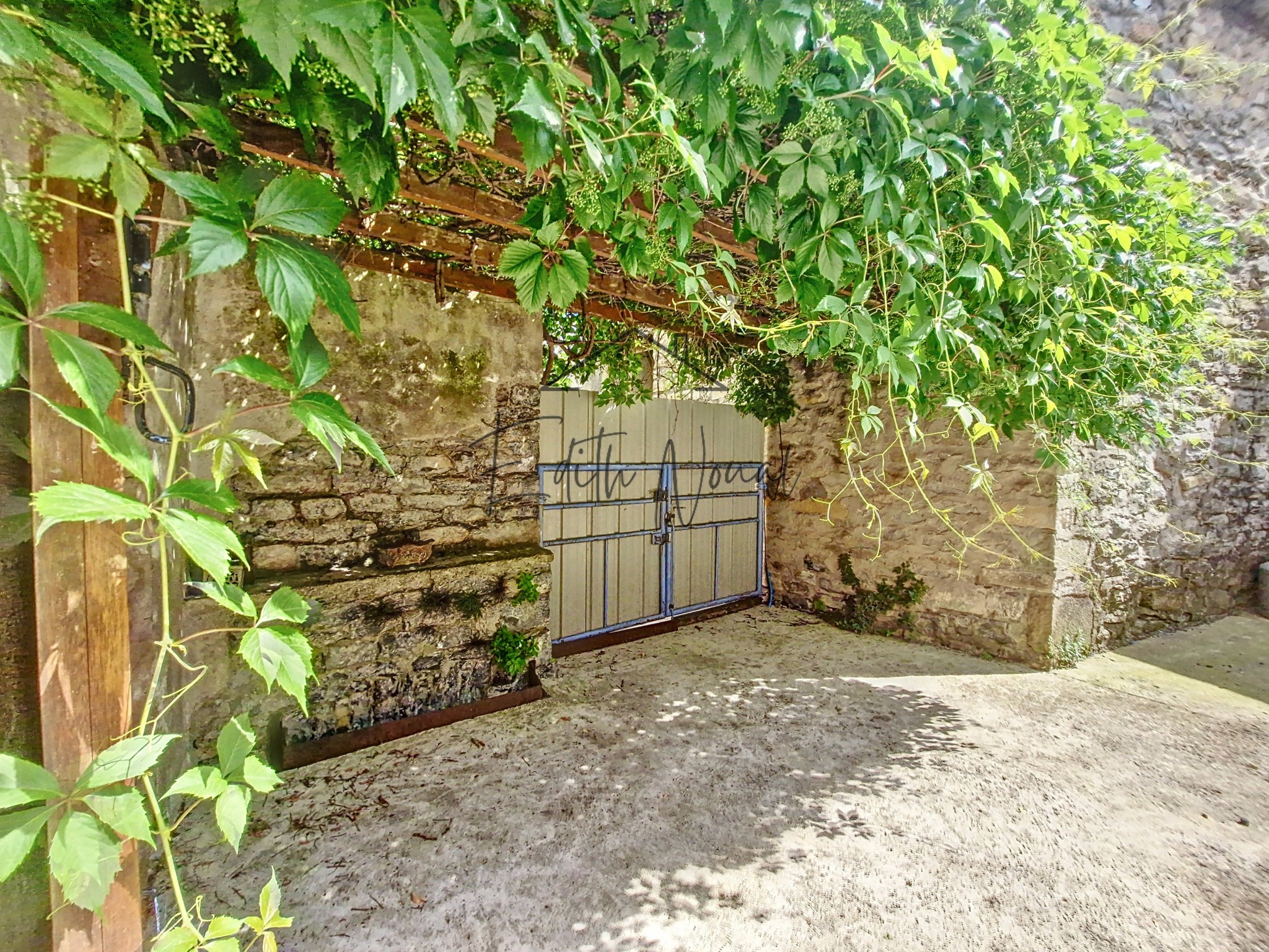 Vente Maison à Saint-Georges-de-Luzençon 5 pièces