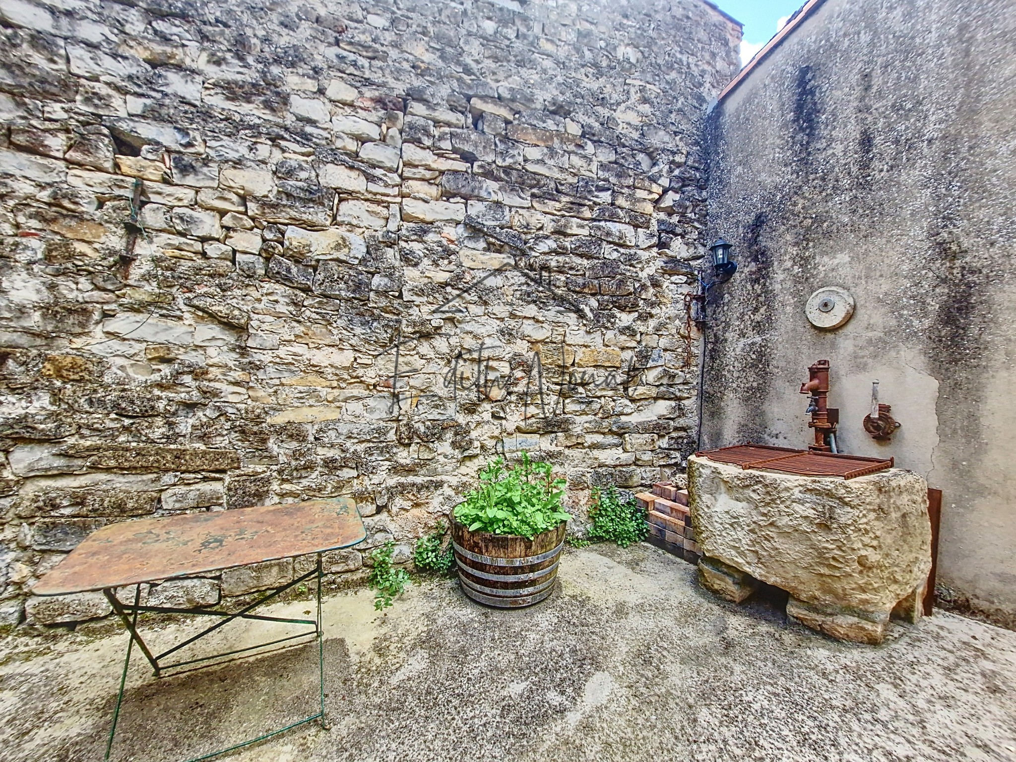 Vente Maison à Saint-Georges-de-Luzençon 5 pièces