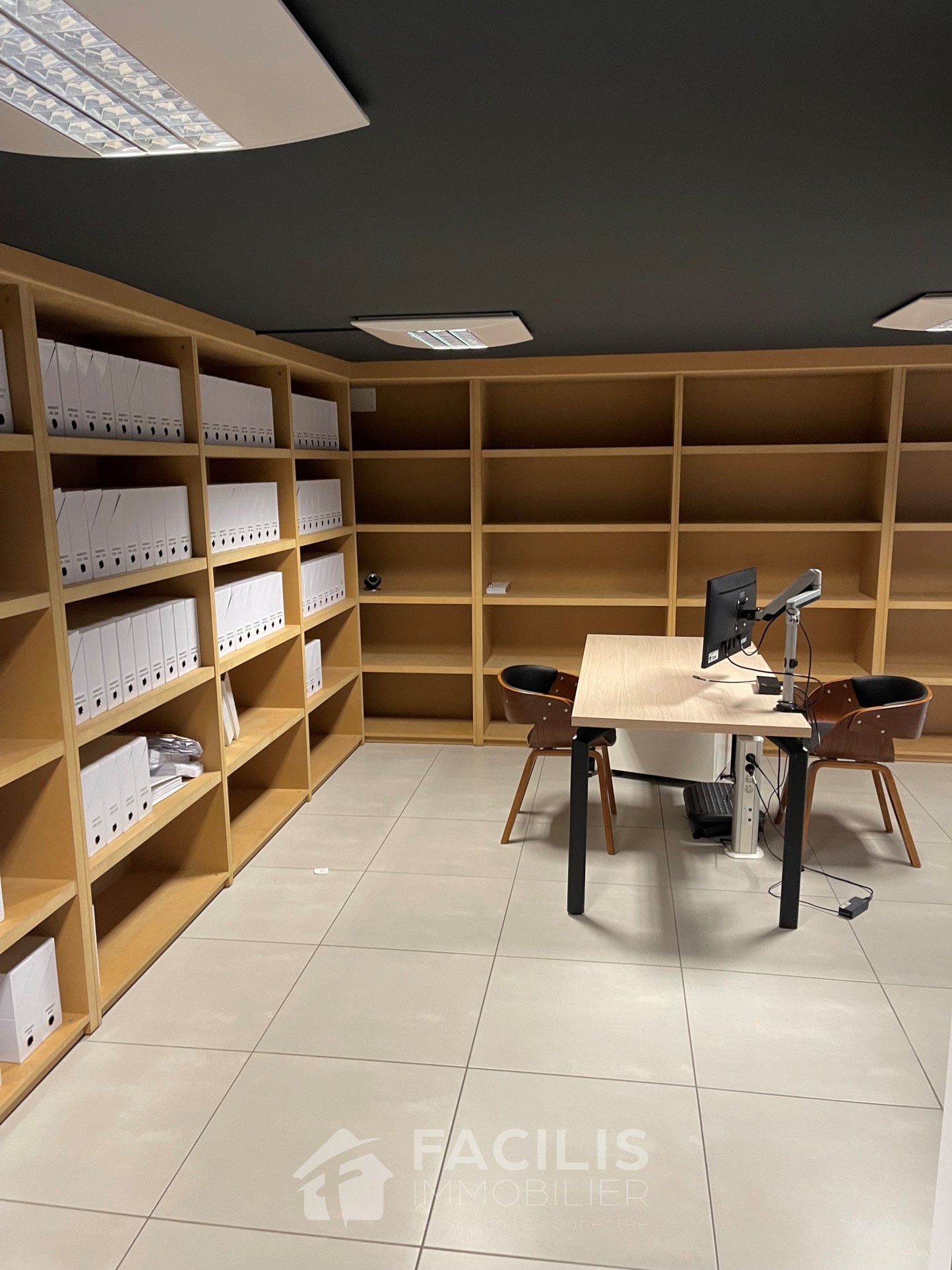 Location Bureau / Commerce à Poitiers 5 pièces