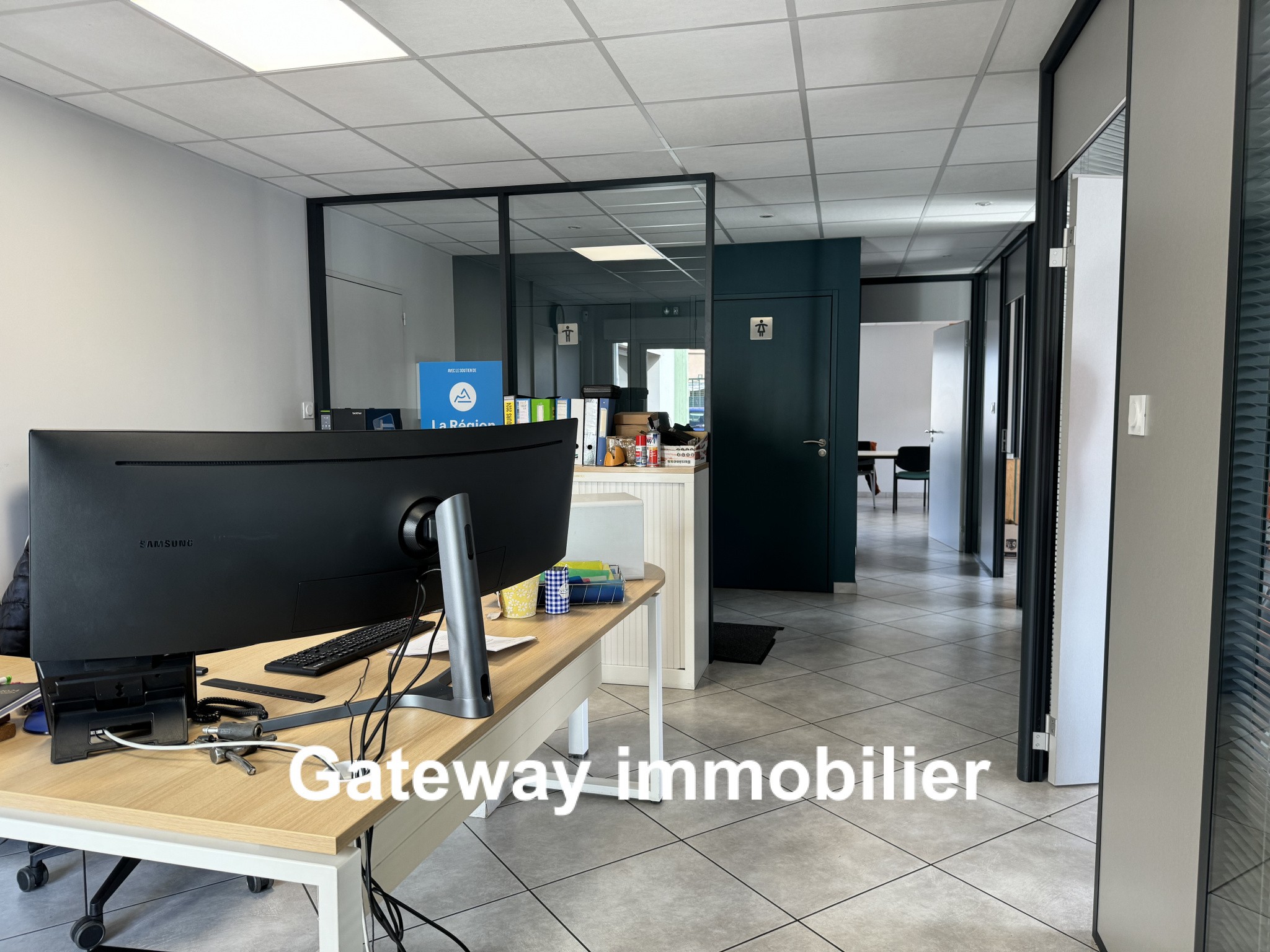 Vente Bureau / Commerce à Issoire 0 pièce