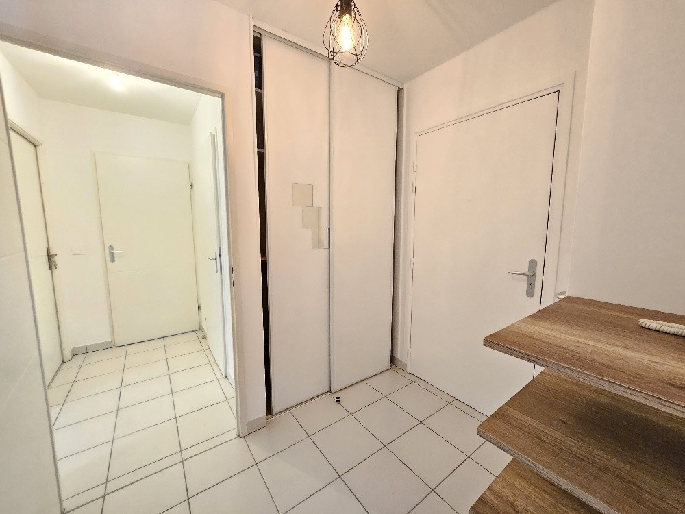 Location Appartement à Saint-Priest 5 pièces