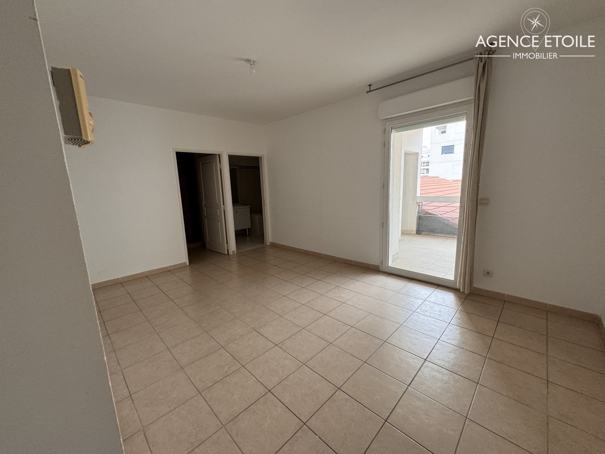 Location Appartement à Marseille 8e arrondissement 4 pièces