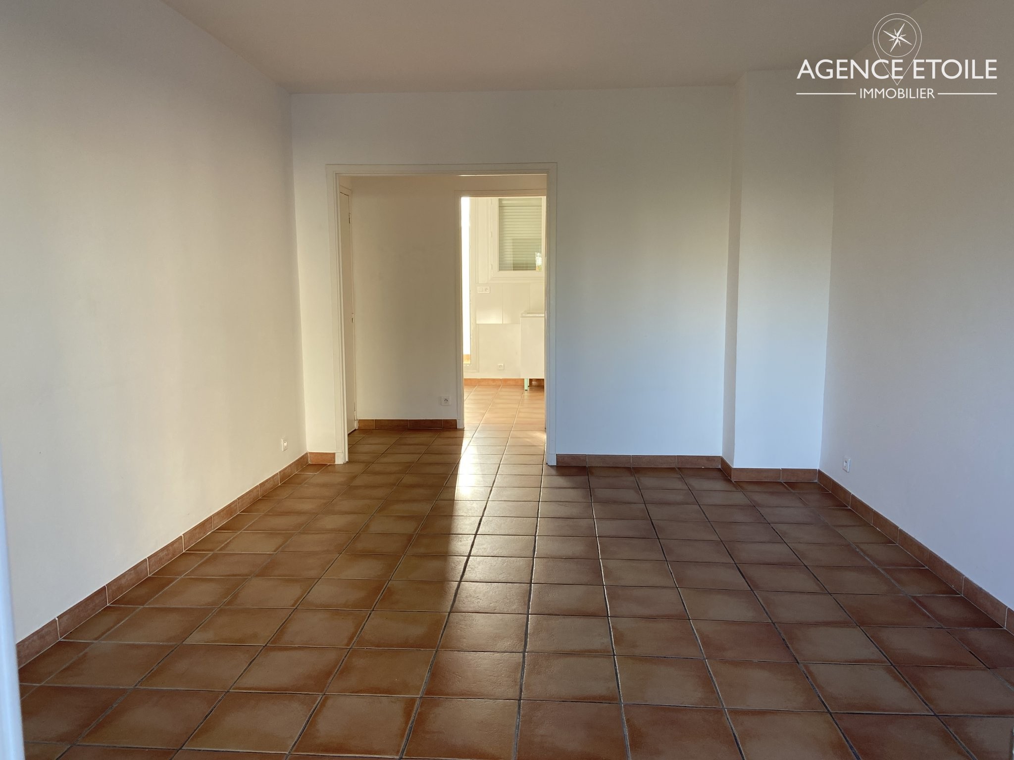 Location Appartement à Marseille 8e arrondissement 3 pièces