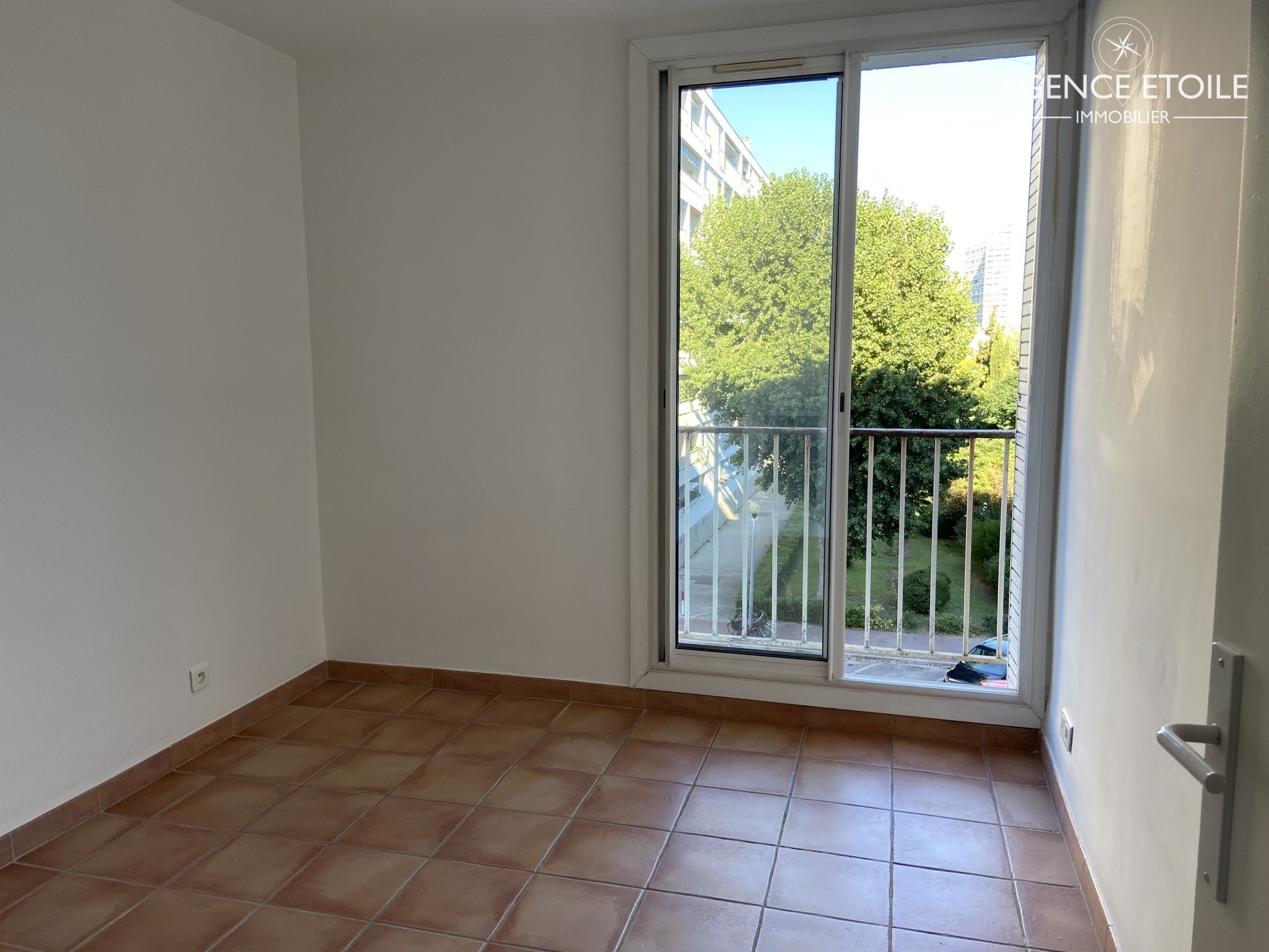 Location Appartement à Marseille 8e arrondissement 3 pièces