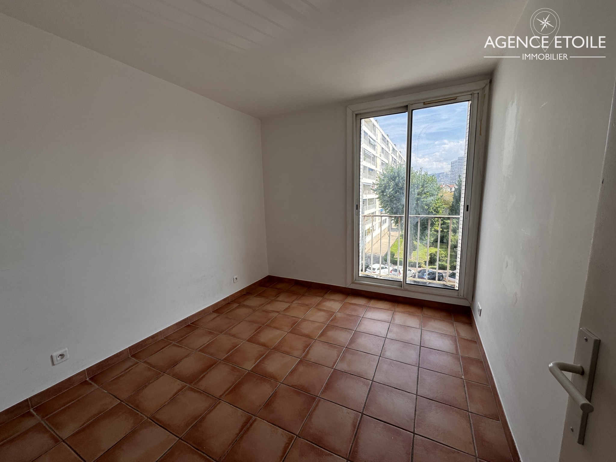 Location Appartement à Marseille 8e arrondissement 3 pièces