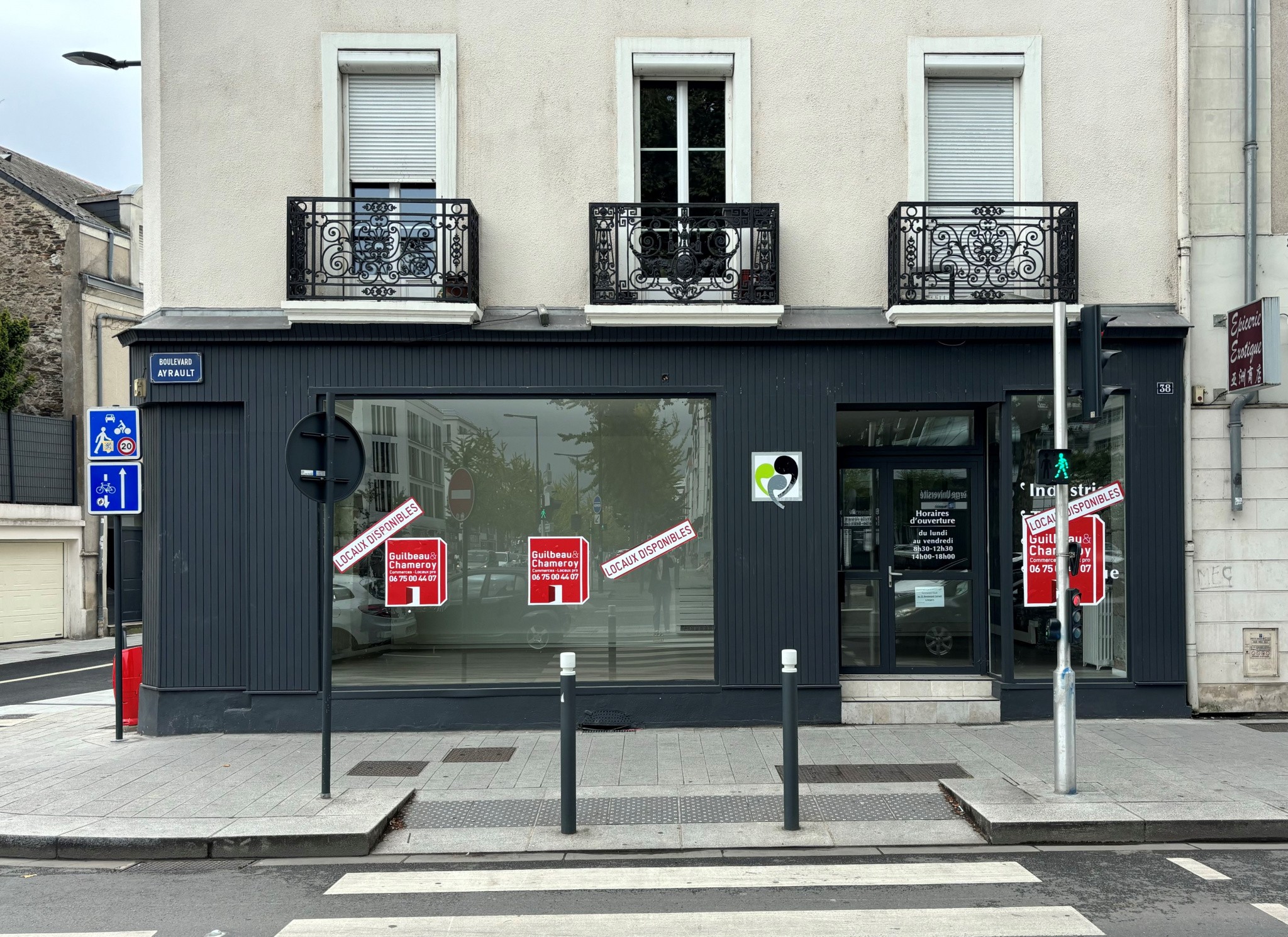 Location Bureau / Commerce à Angers 0 pièce