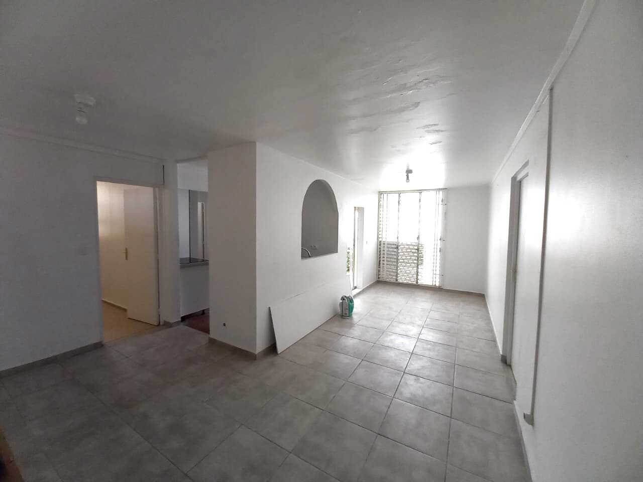 Location Appartement à les Abymes 5 pièces