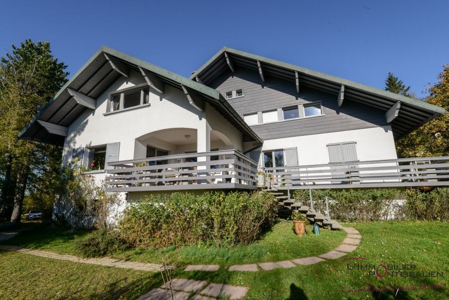 Vente Maison à Pontarlier 15 pièces