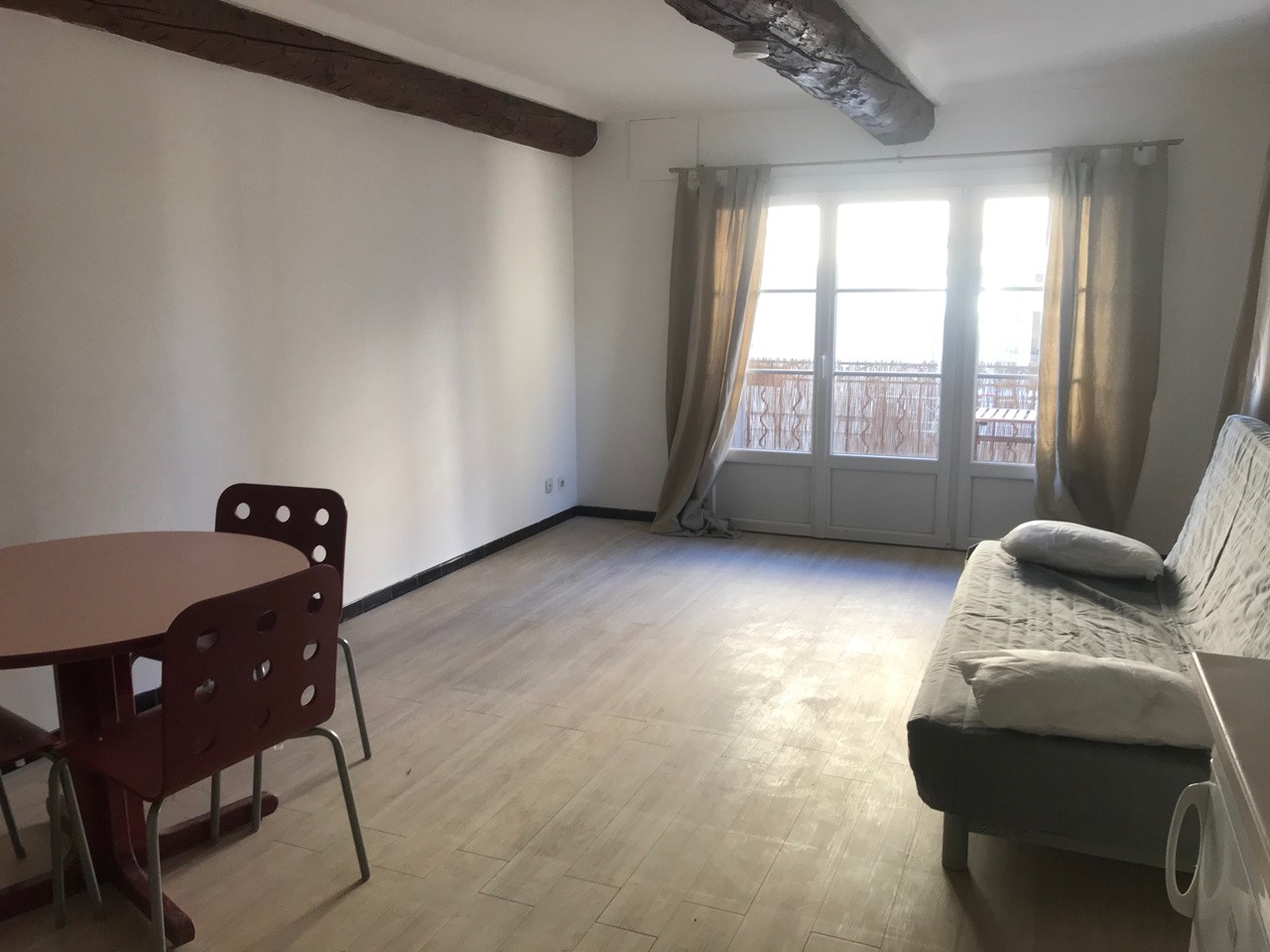 Location Appartement à la Tour-d'Aigues 1 pièce