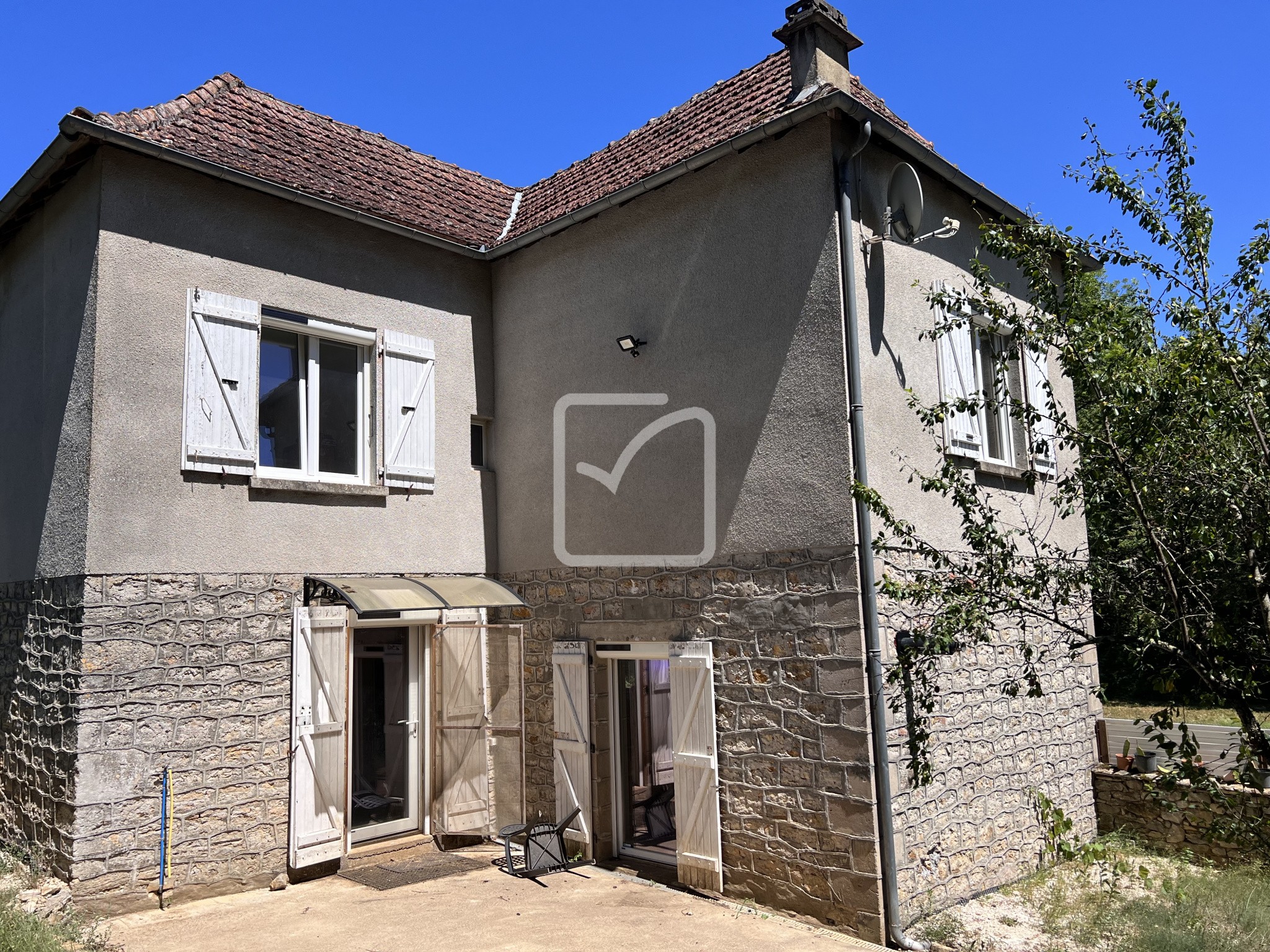 Vente Maison à Saint-Amand-de-Coly 6 pièces