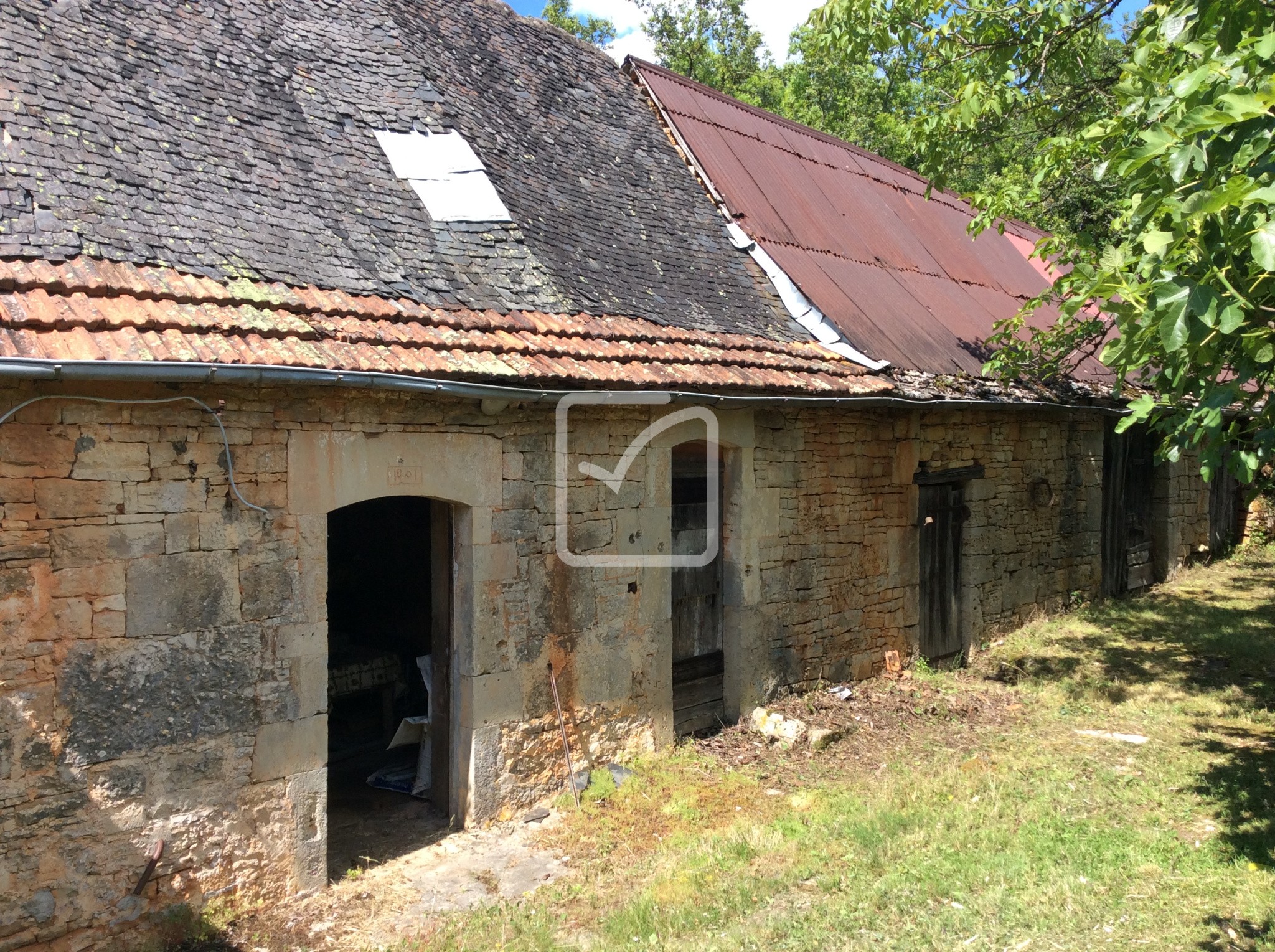 Vente Maison à Chartrier-Ferrière 1 pièce