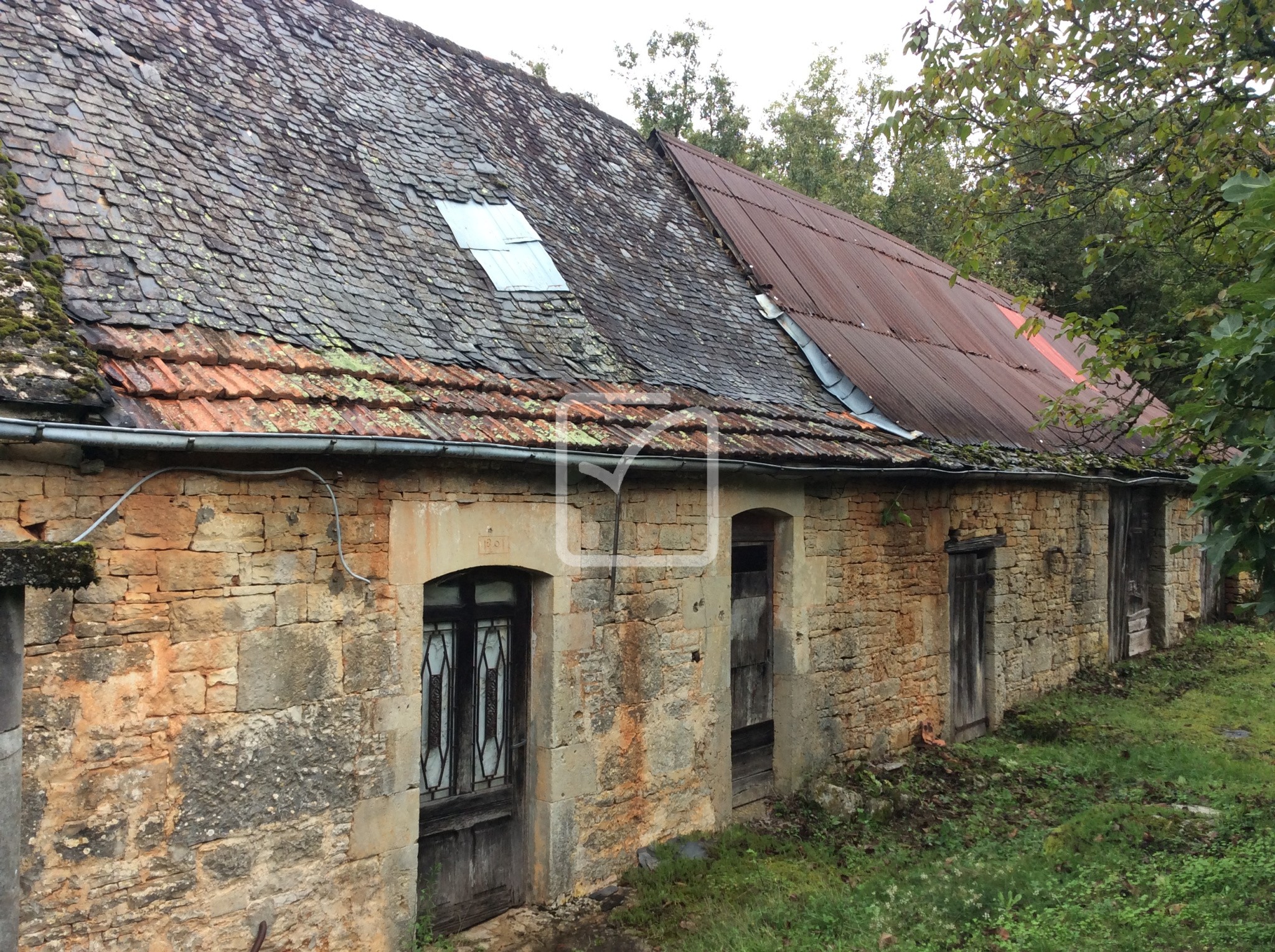 Vente Maison à Chartrier-Ferrière 1 pièce