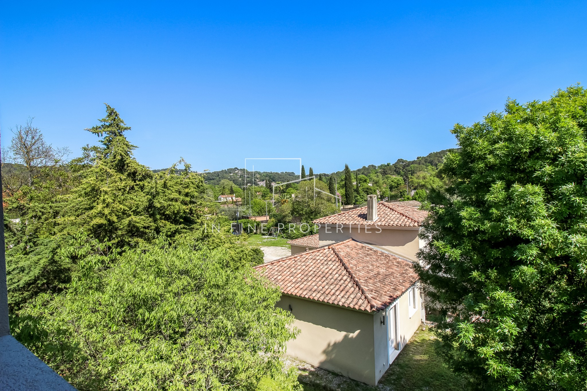 Vente Bureau / Commerce à Mougins 0 pièce