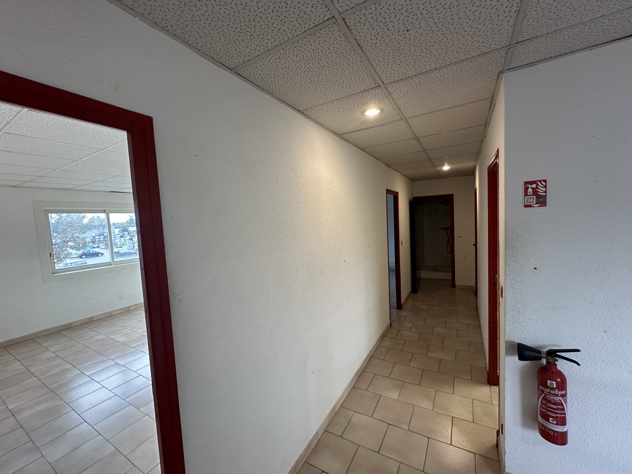 Location Bureau / Commerce à Fréjus 0 pièce