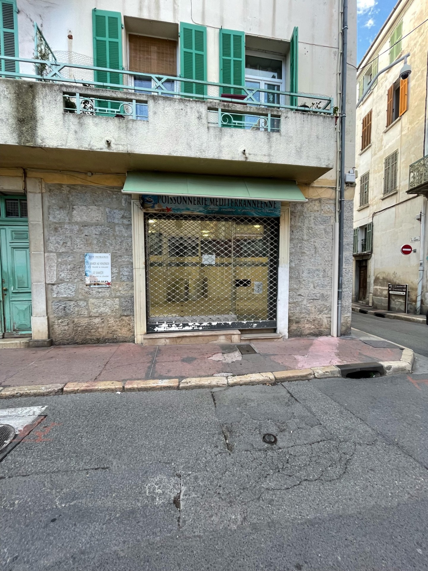 Location Bureau / Commerce à Draguignan 0 pièce