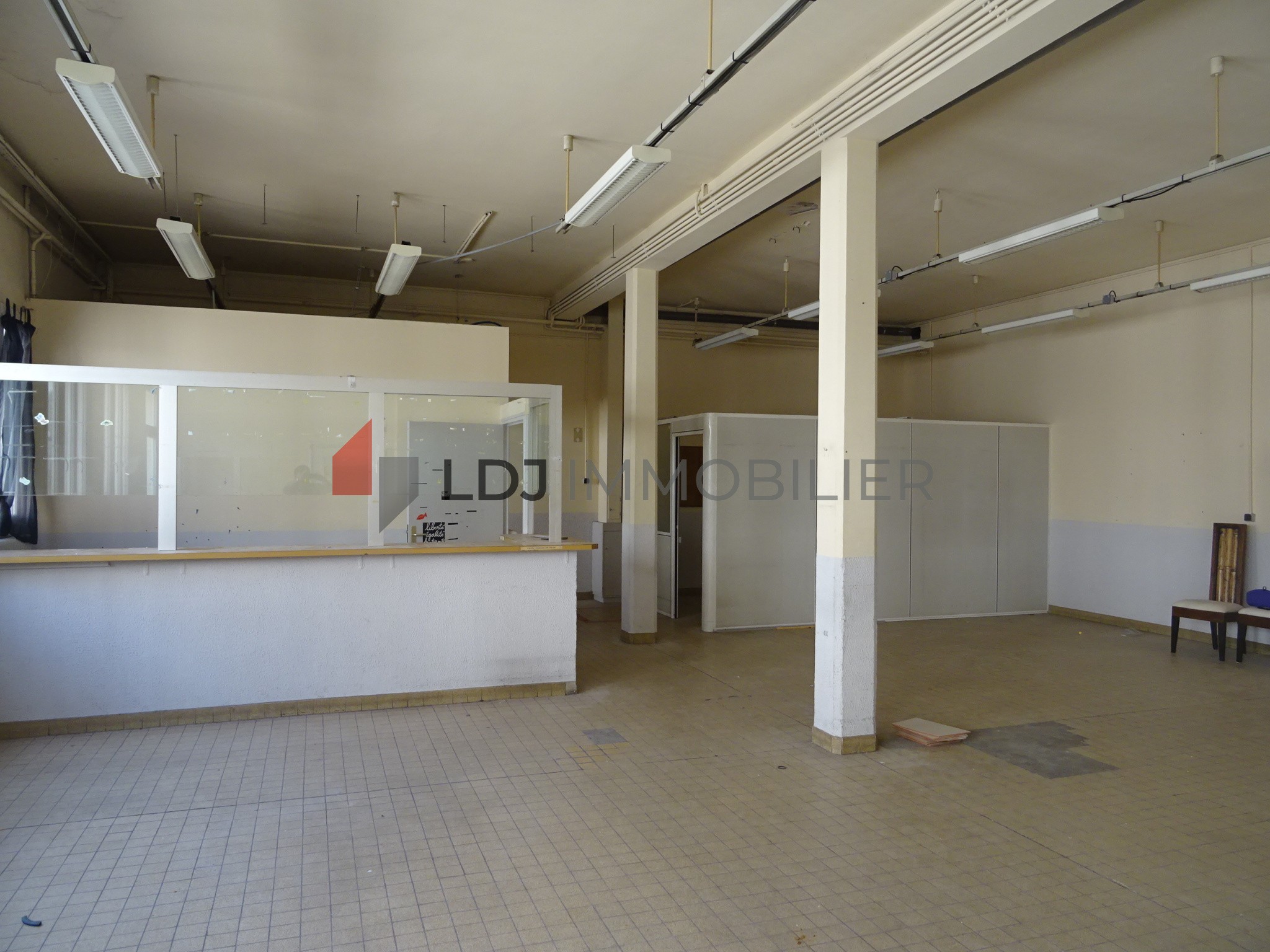 Location Bureau / Commerce à Amélie-les-Bains-Palalda 1 pièce