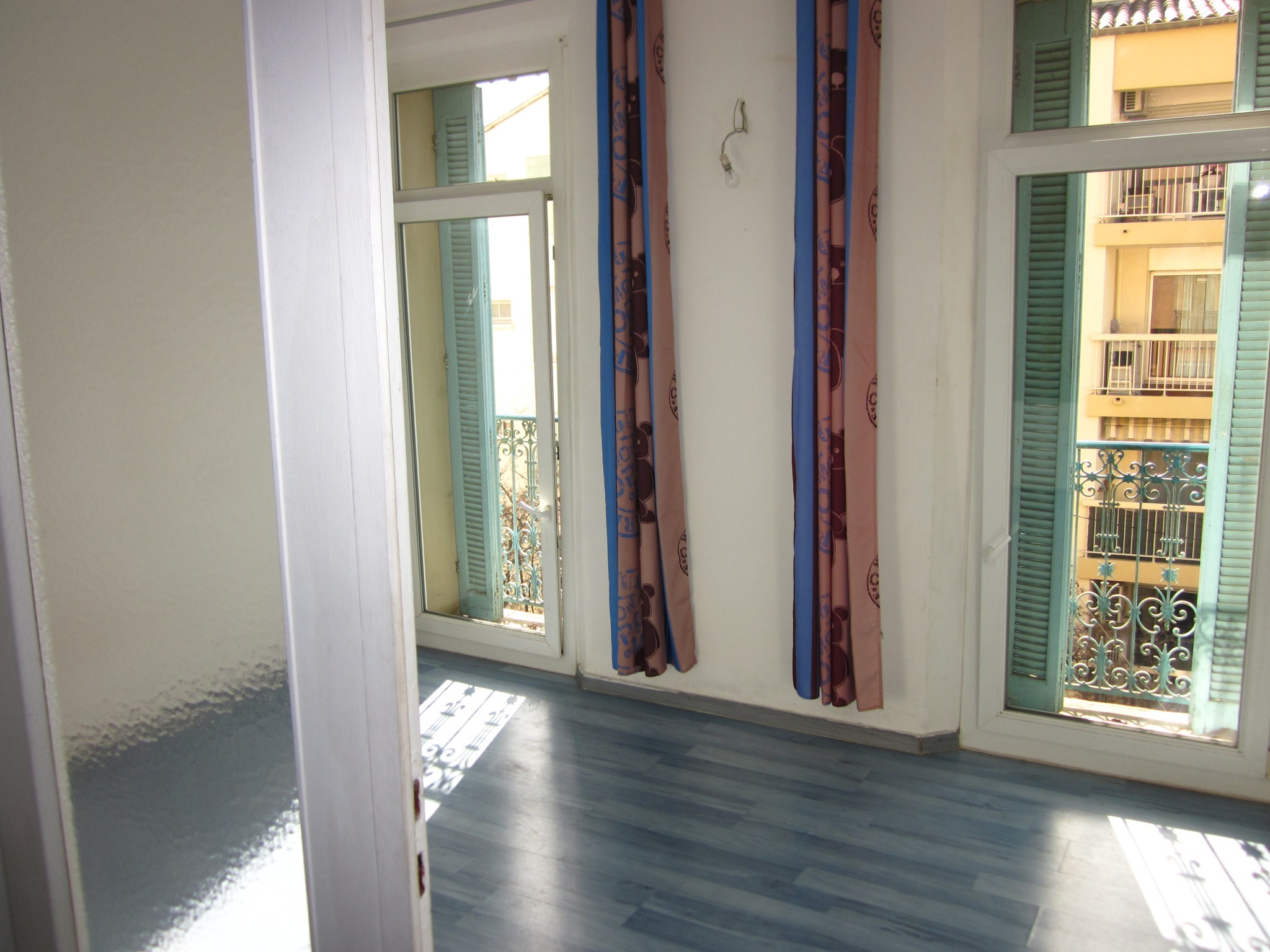 Location Appartement à Hyères 1 pièce