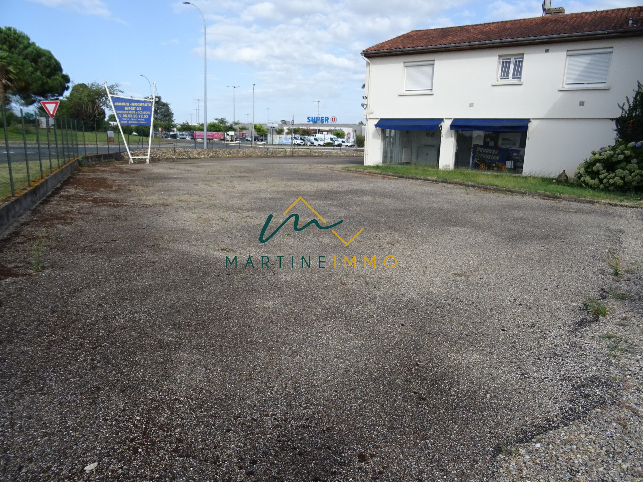 Location Bureau / Commerce à Marmande 0 pièce