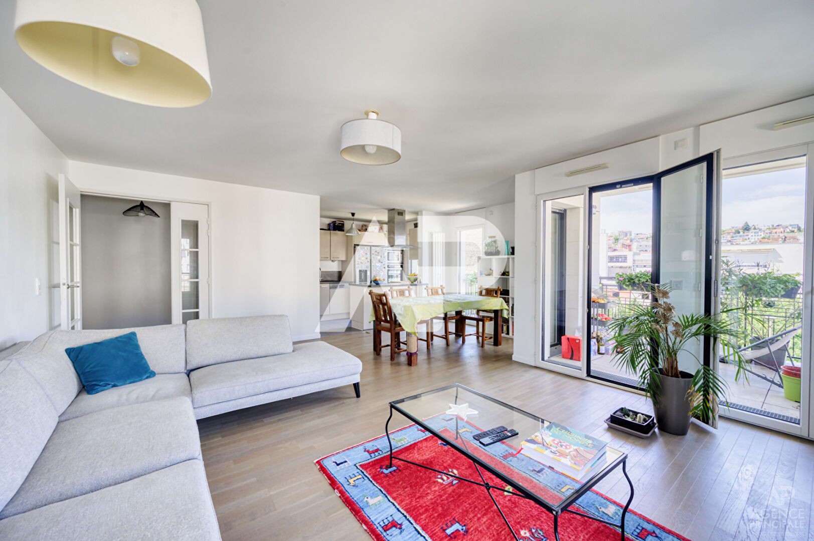 Vente Appartement à Suresnes 5 pièces