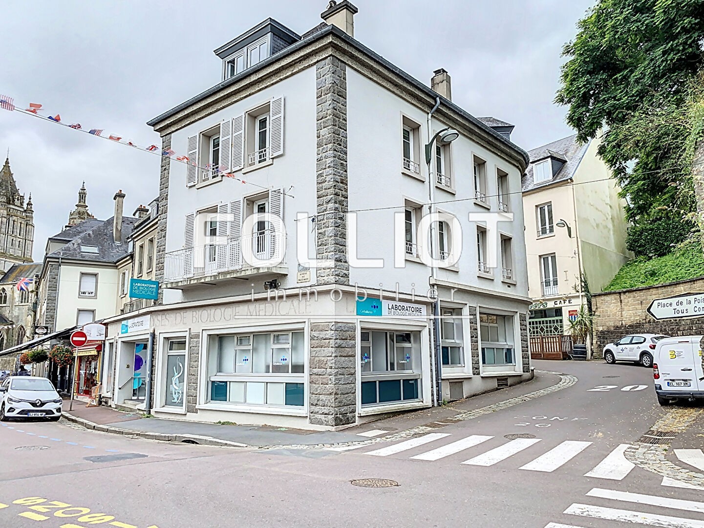 Vente Bureau / Commerce à Coutances 12 pièces