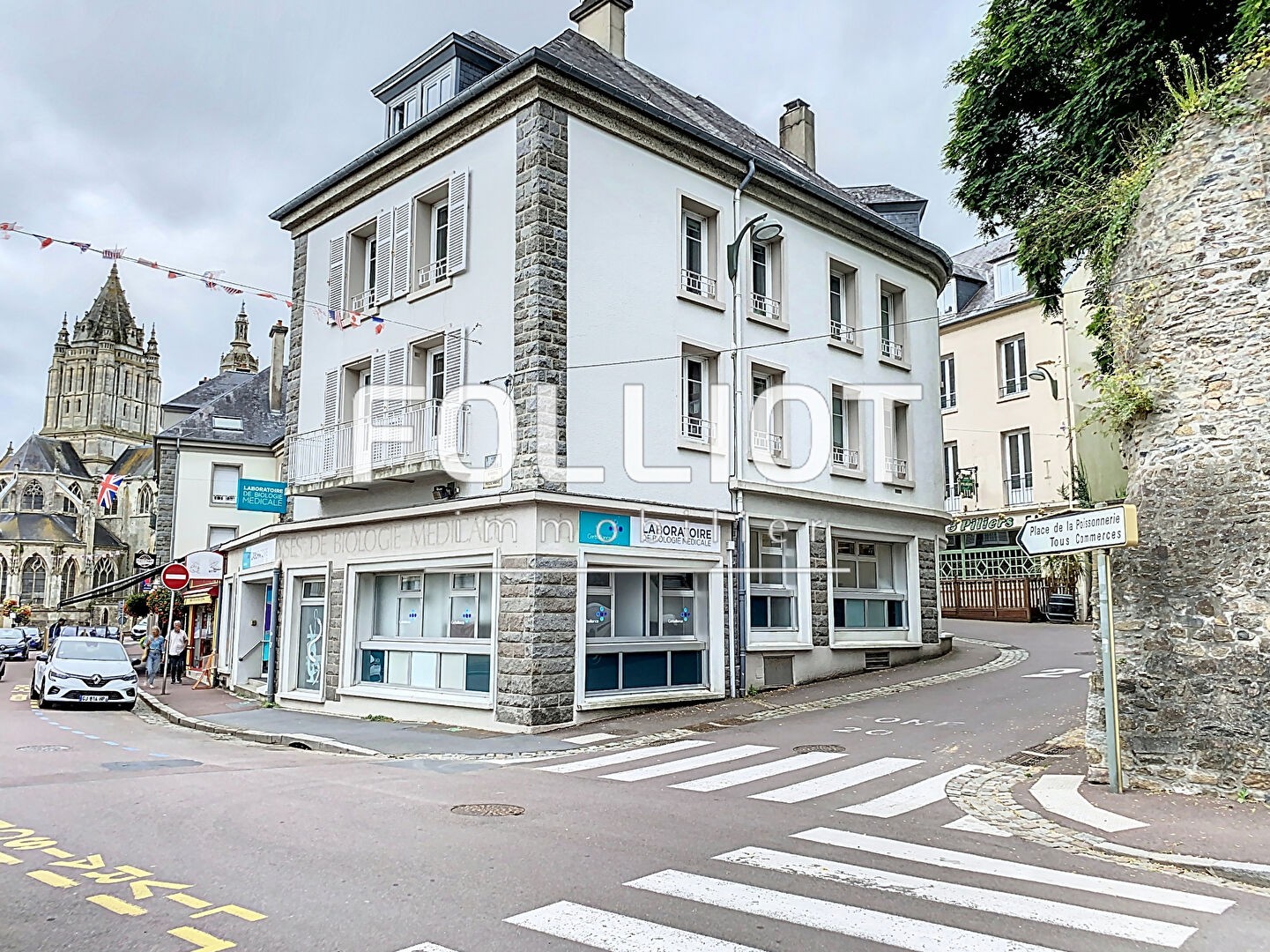 Vente Bureau / Commerce à Coutances 12 pièces