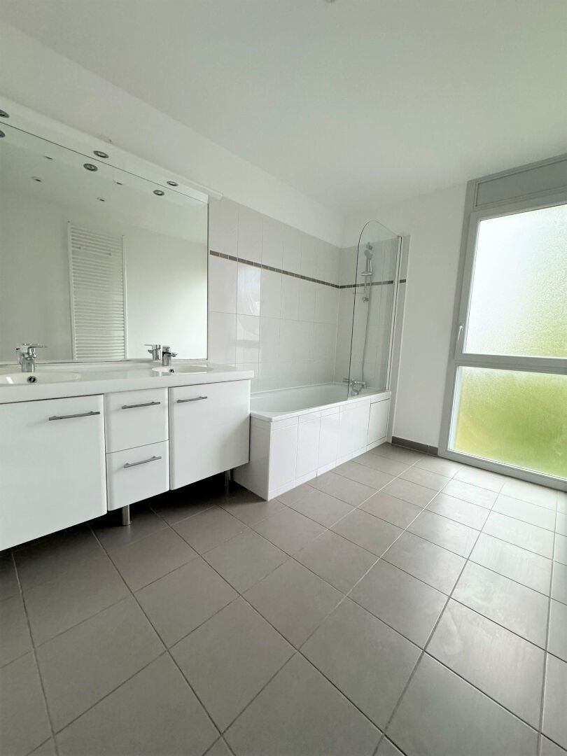 Location Appartement à la Courneuve 5 pièces