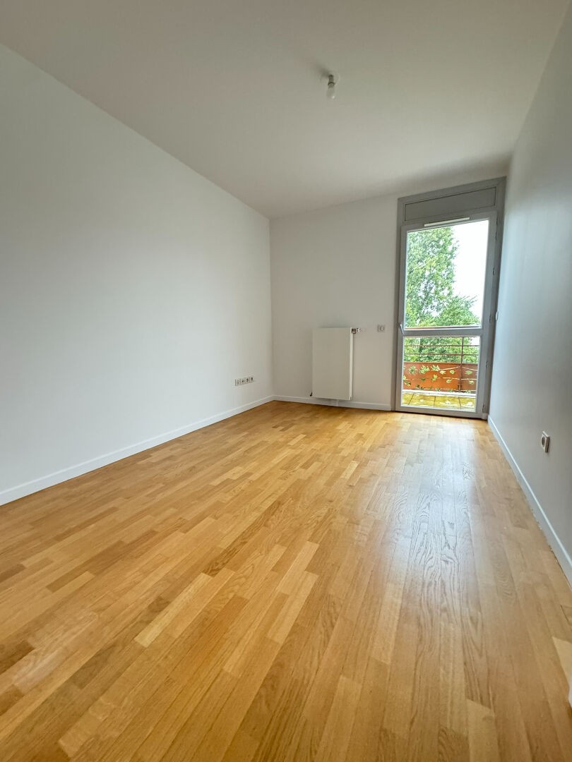 Location Appartement à la Courneuve 5 pièces