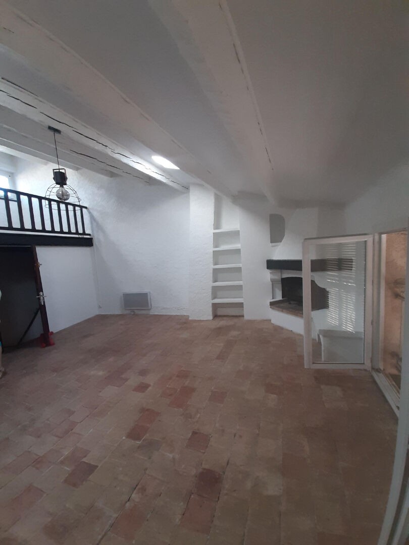 Location Appartement à Flassans-sur-Issole 1 pièce