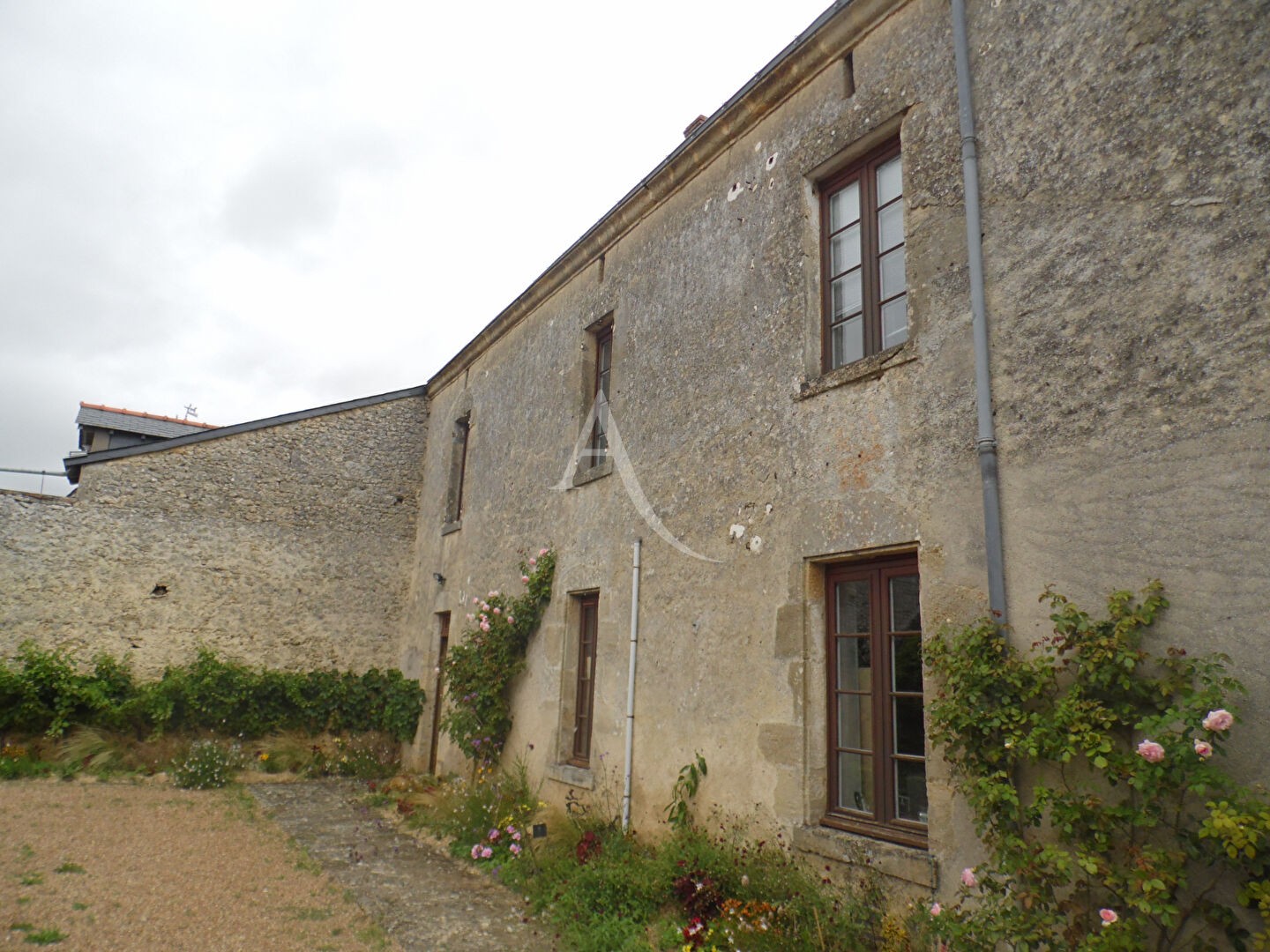 Location Garage / Parking à Aubigné-sur-Layon 0 pièce