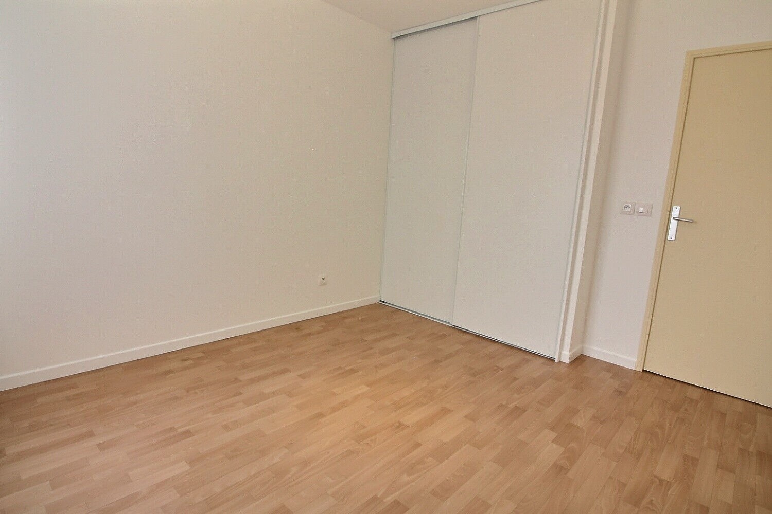 Location Appartement à Suresnes 2 pièces