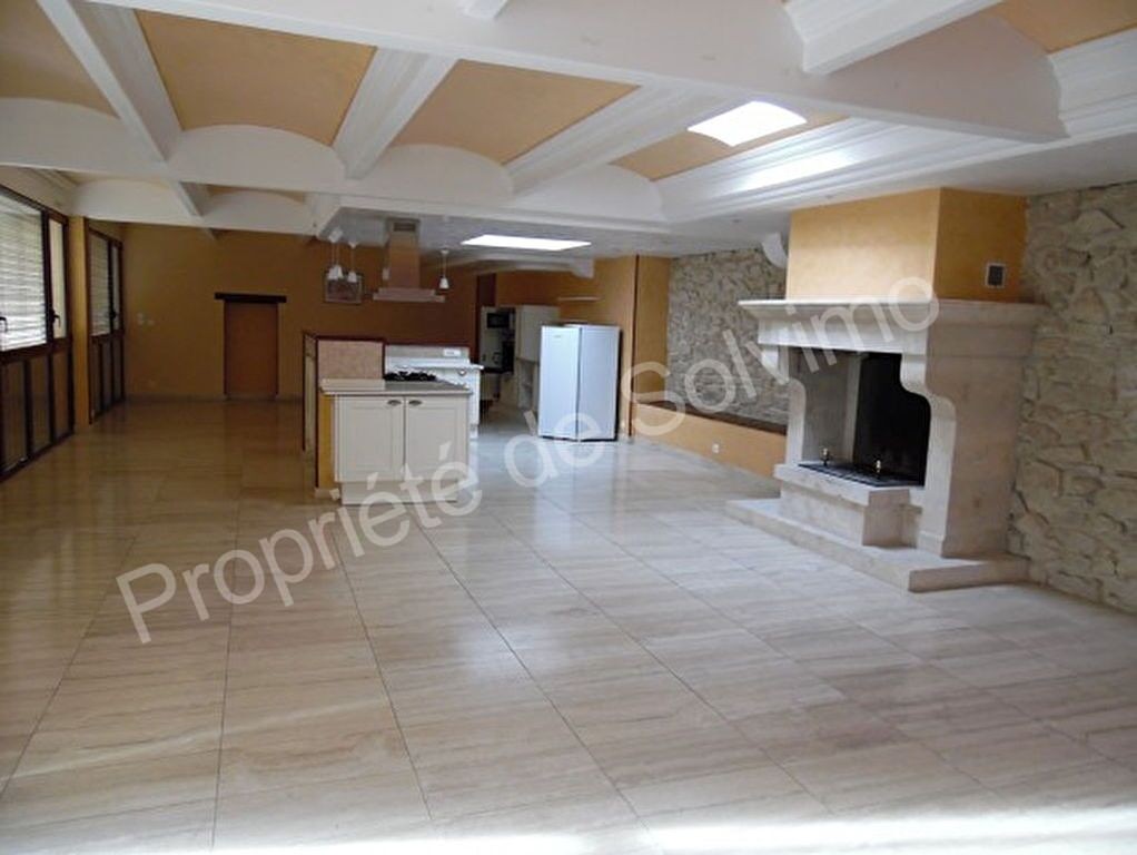 Location Appartement à Grane 5 pièces