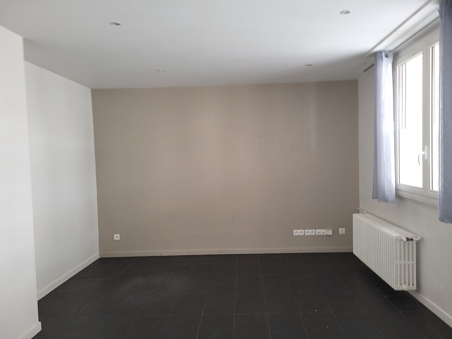 Location Appartement à Paris Vaugirard 15e arrondissement 2 pièces