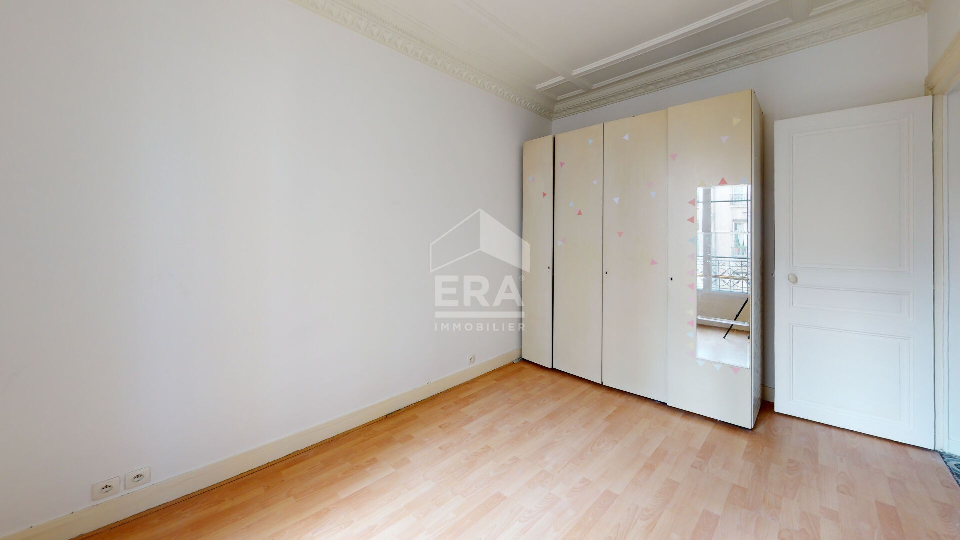 Vente Appartement à Paris Buttes-Chaumont 19e arrondissement 3 pièces