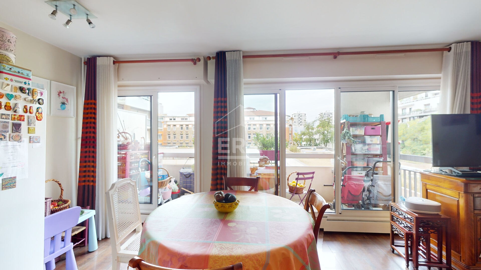 Vente Appartement à Paris Buttes-Chaumont 19e arrondissement 4 pièces