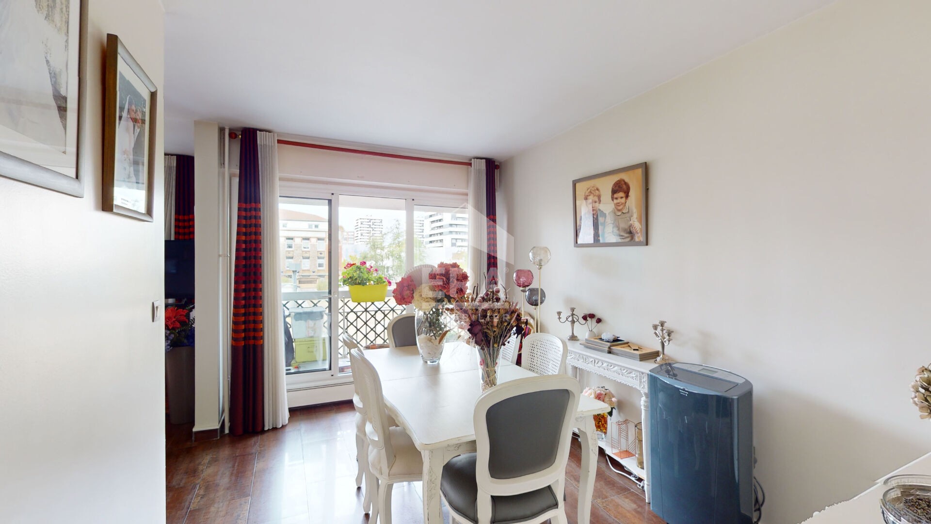 Vente Appartement à Paris Buttes-Chaumont 19e arrondissement 4 pièces