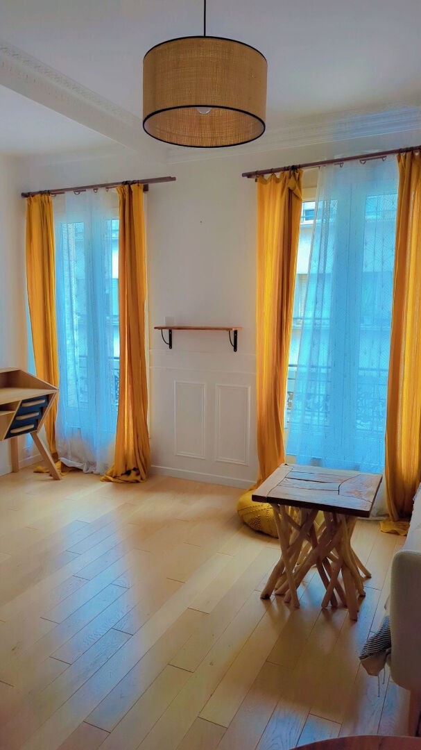 Location Appartement à Paris Buttes-Chaumont 19e arrondissement 2 pièces