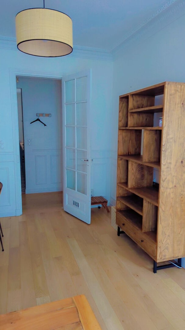 Location Appartement à Paris Buttes-Chaumont 19e arrondissement 2 pièces