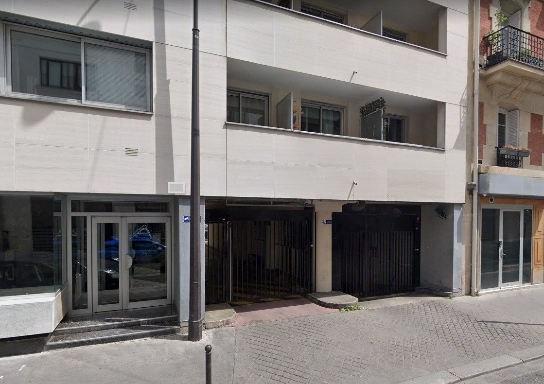 Location Garage / Parking à Paris Batignolles-Monceaux 17e arrondissement 0 pièce