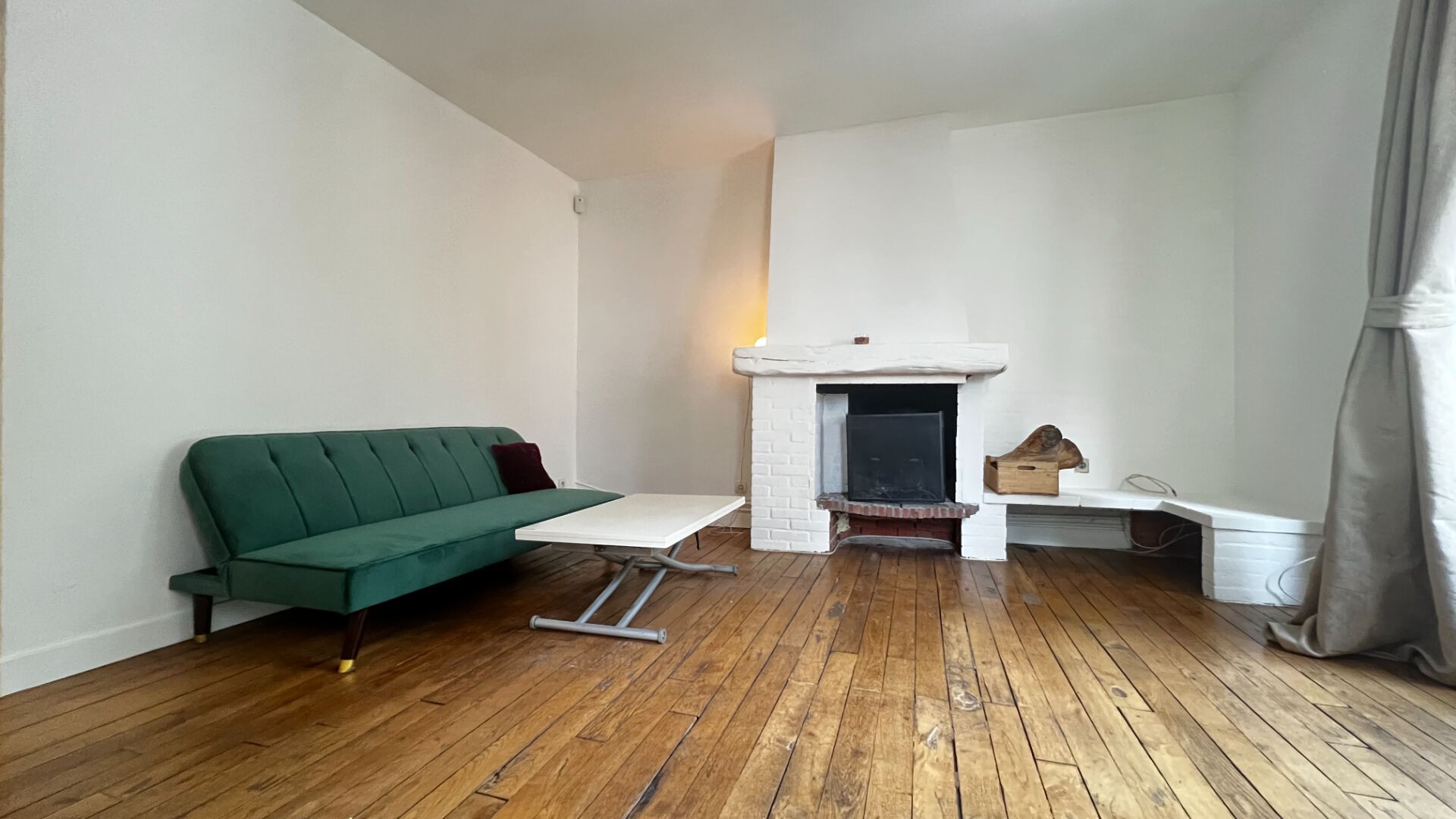 Location Appartement à Paris Buttes-Chaumont 19e arrondissement 2 pièces