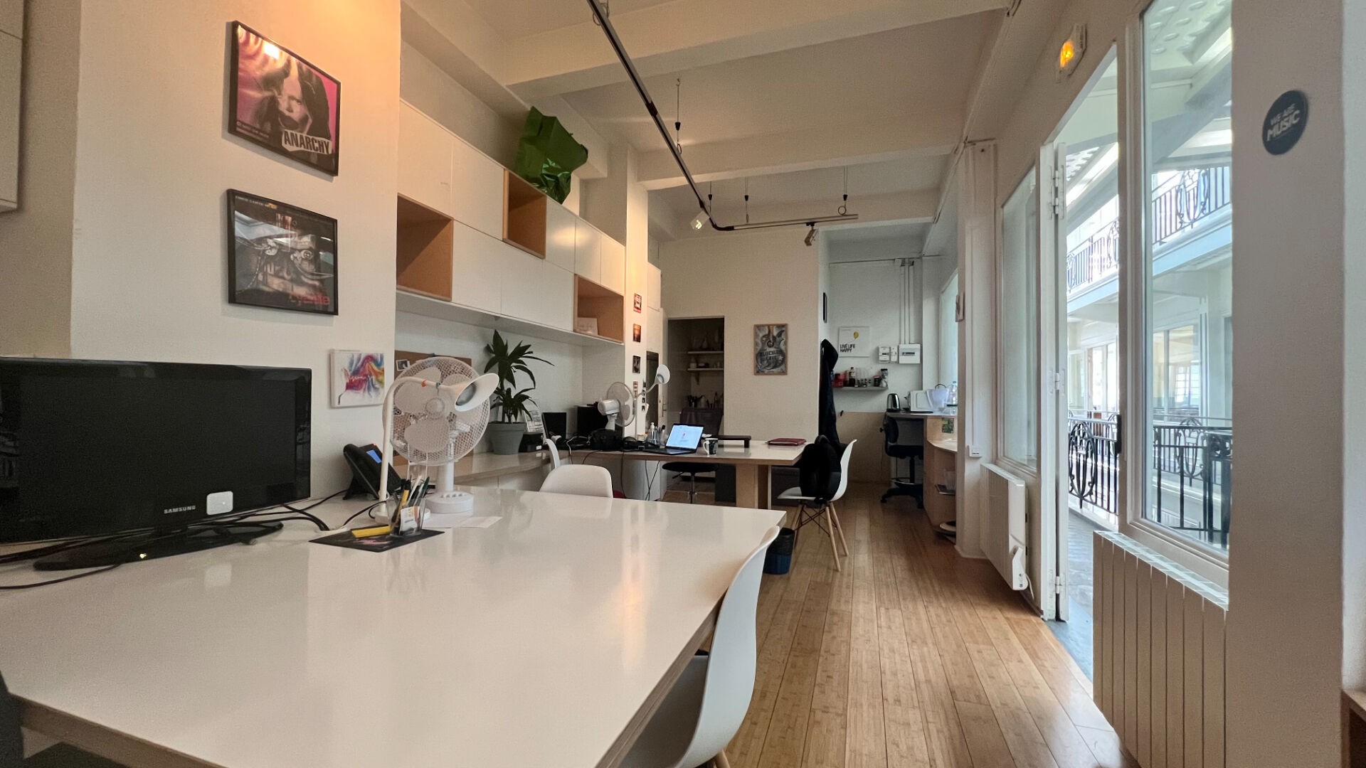 Location Garage / Parking à Paris Entrepôt 10e arrondissement 1 pièce