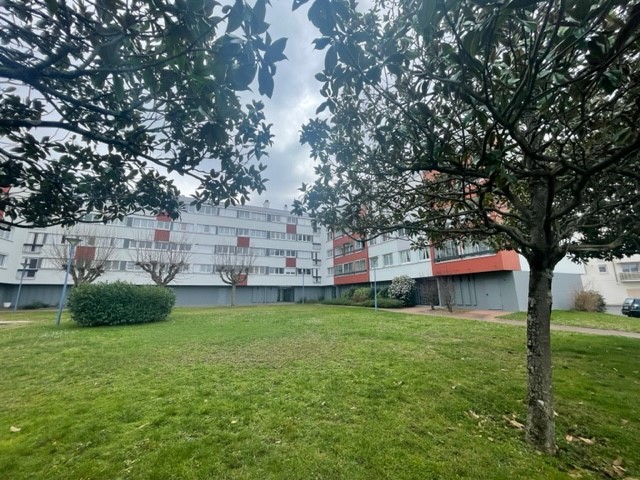 Vente Appartement à Fleury-les-Aubrais 4 pièces