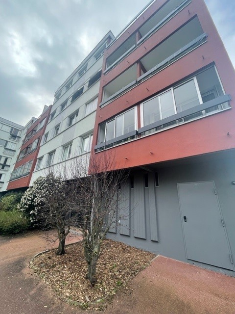 Vente Appartement à Fleury-les-Aubrais 4 pièces